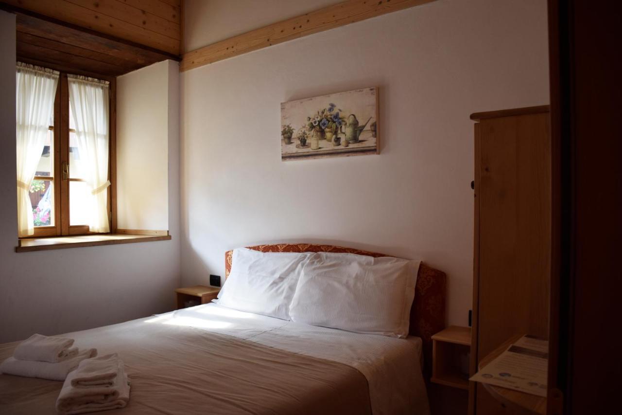 La Tana Del Tasso Rooms&Breakfast Camerata Cornello Exterior foto