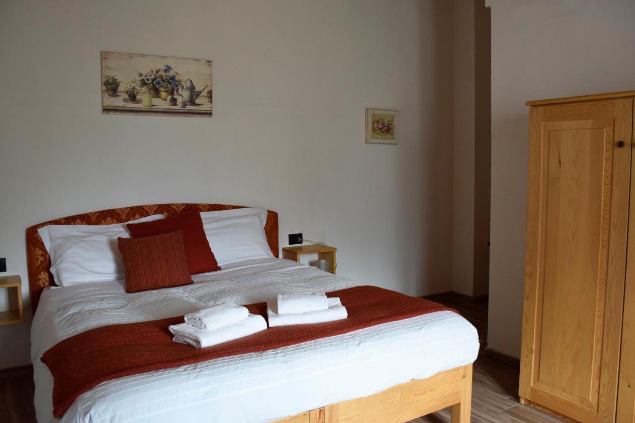 La Tana Del Tasso Rooms&Breakfast Camerata Cornello Exterior foto