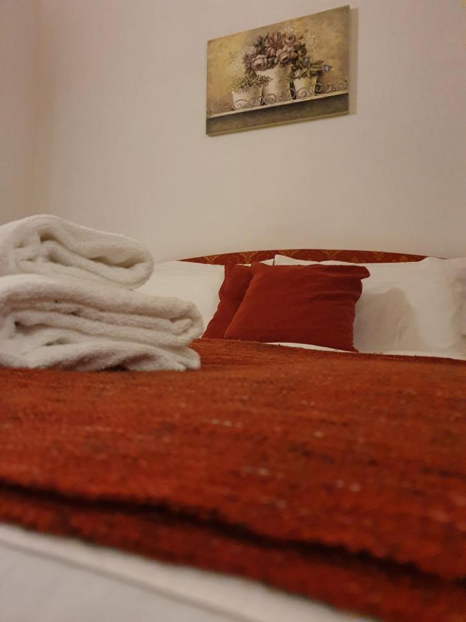 La Tana Del Tasso Rooms&Breakfast Camerata Cornello Exterior foto